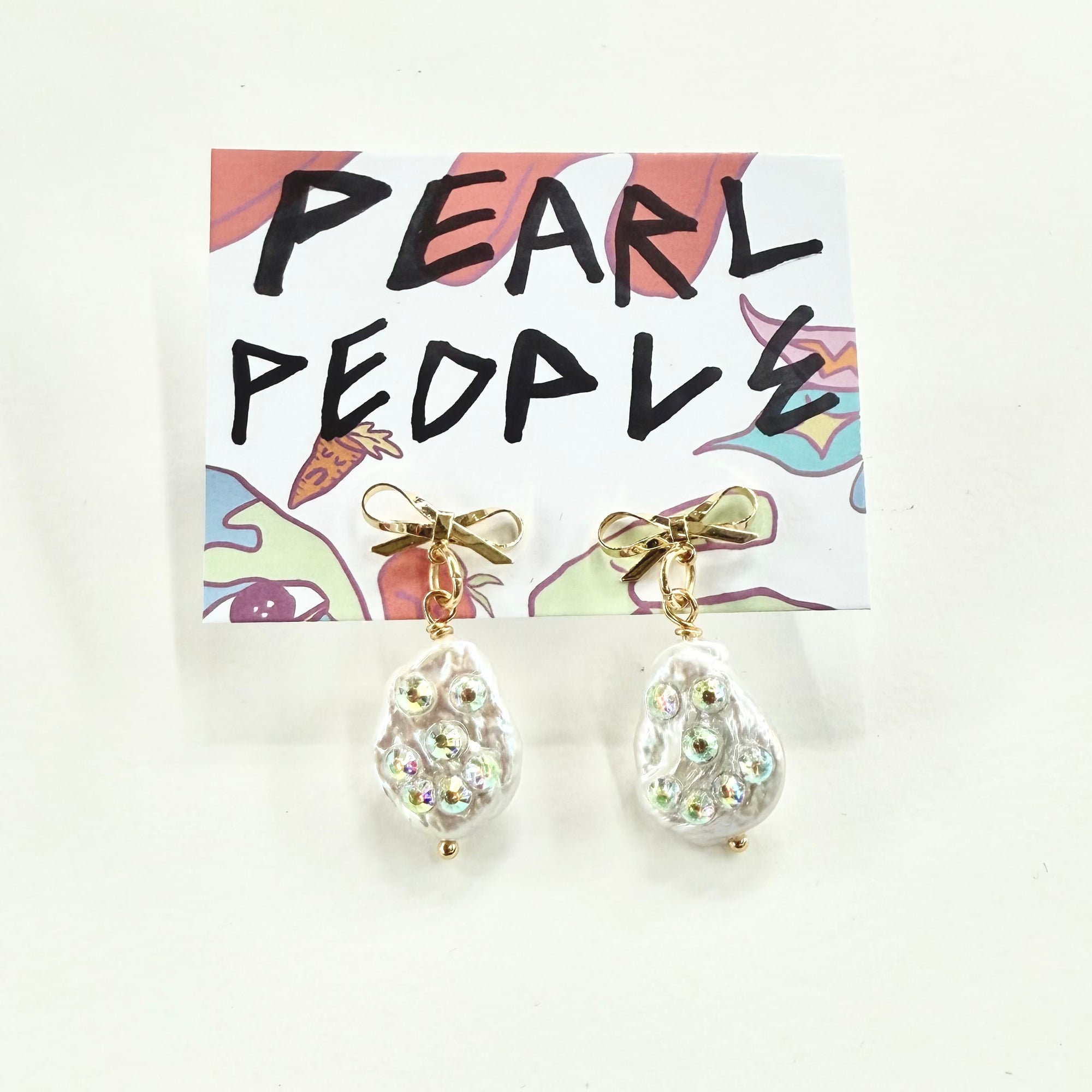 Pearl People Earrings - Bow