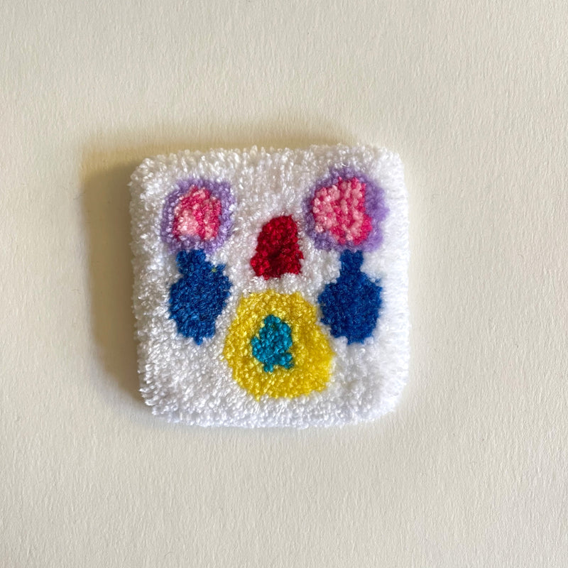 Naive Tufted Wall Art Buddy | White